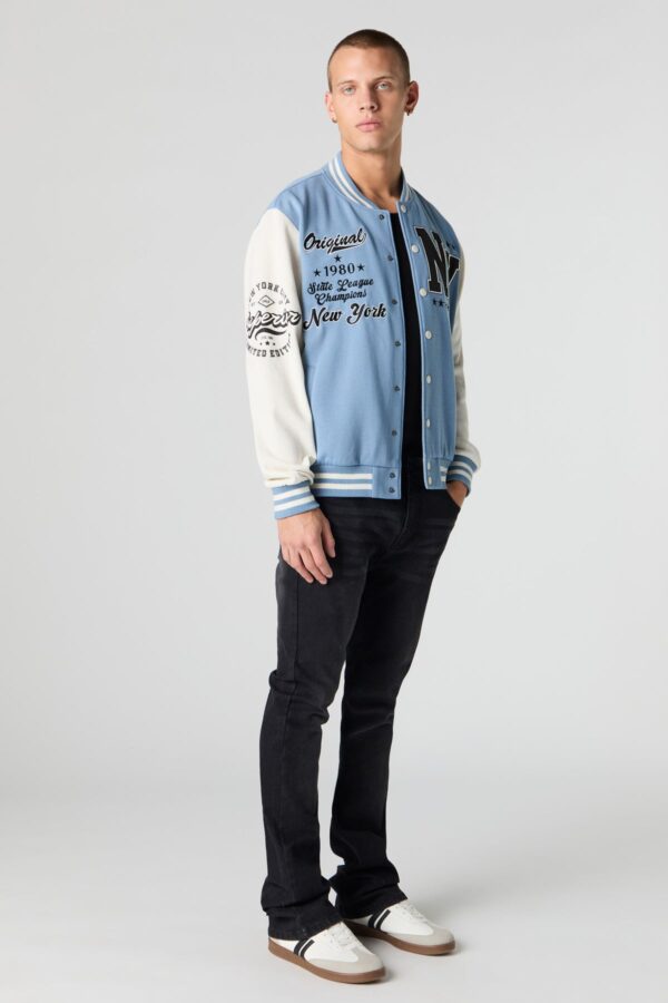 Blouson universitaire en molleton avec motif brodée