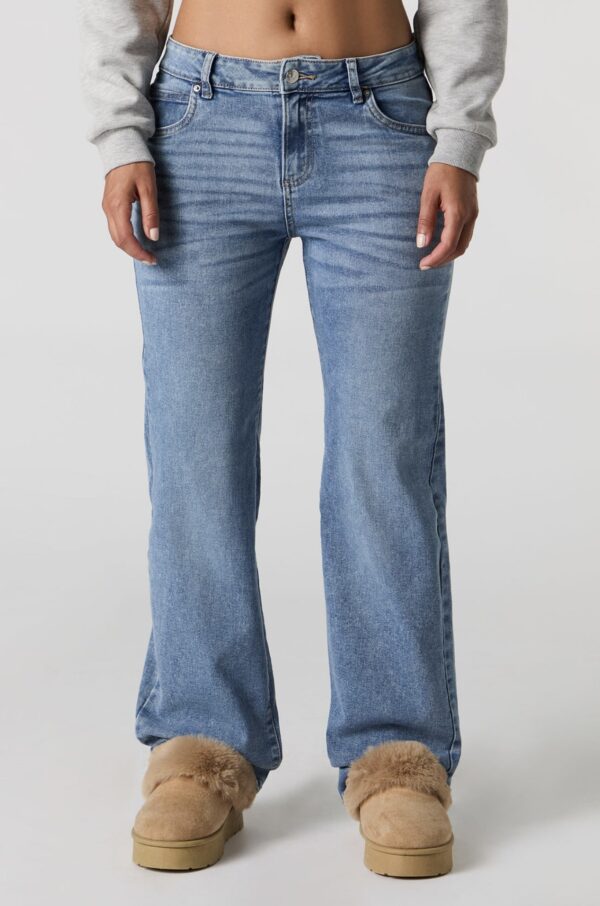 Screenshot Jean à jambe large et taille basse avec motif brodé