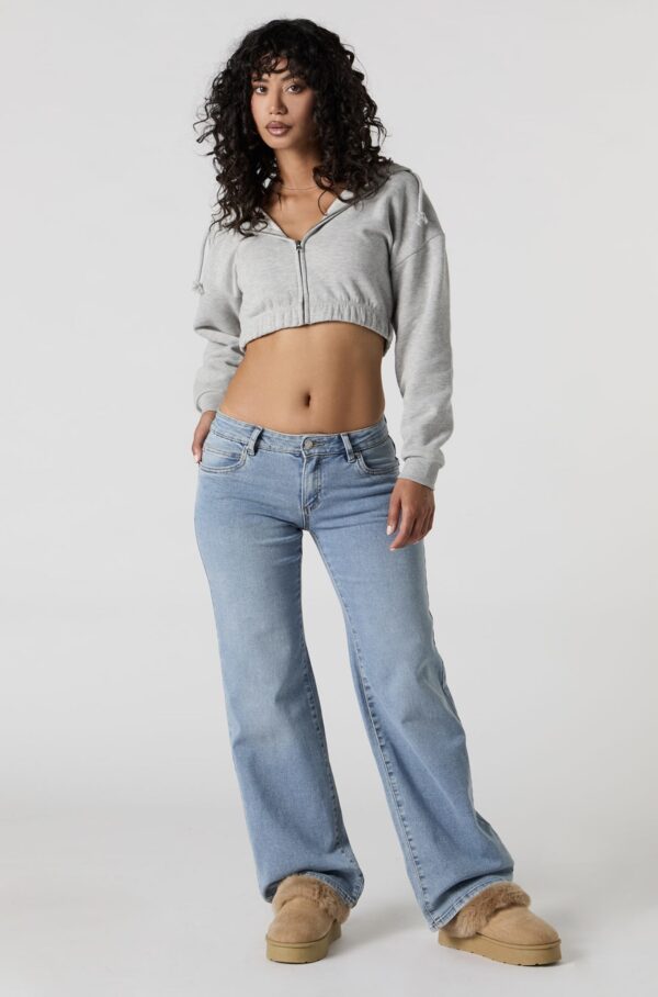 Screenshot Jean à jambe large et taille basse avec motif brodé