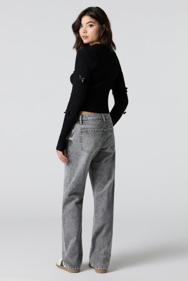 Screenshot Jean rigide à taille basse et jambe droite Lavé gris