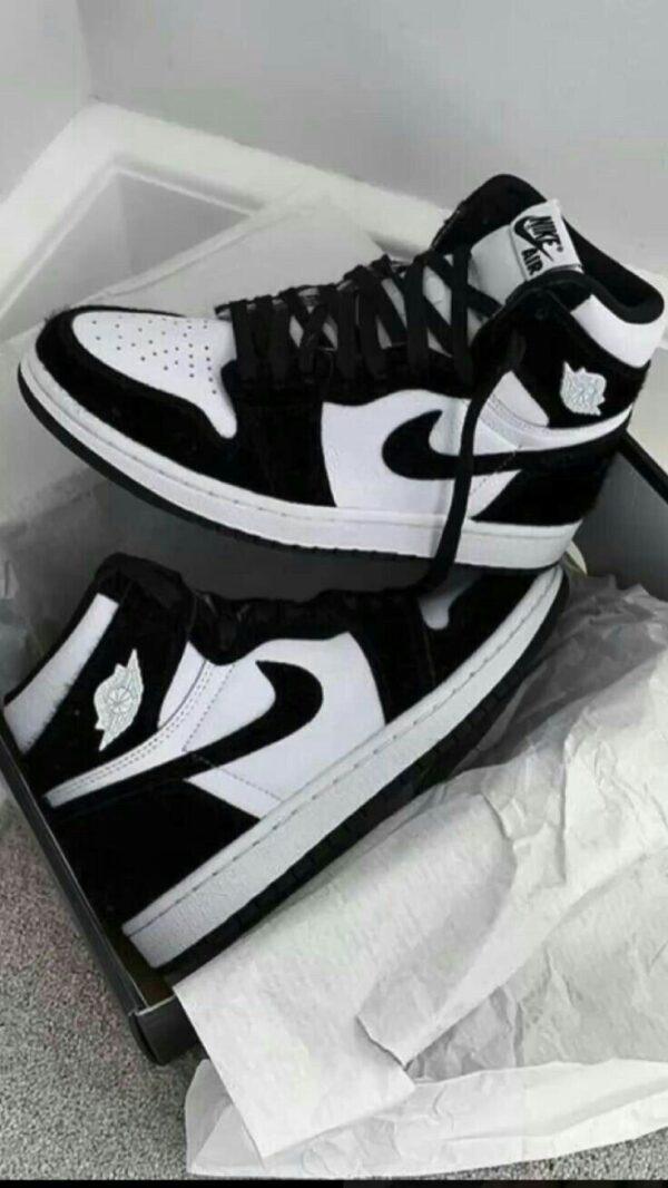 b6f6f292ec192933c8a331d7221db870 Nike Air Jordan One (Black / White)