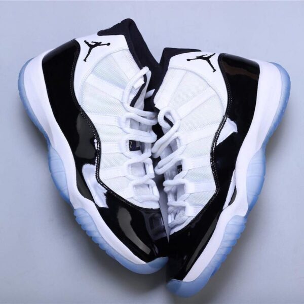 d56c7657032653cff7c54765482954f0 Jordan 11 Shoes (White / Black)
