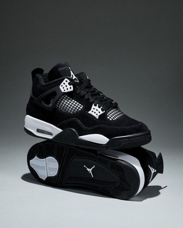 Jordan 4 Retro (Black _ White)